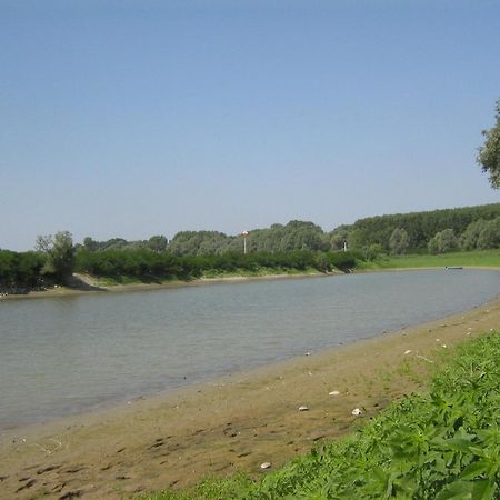 Ostiglia Hostiliae Ciminiera Hotel מראה חיצוני תמונה