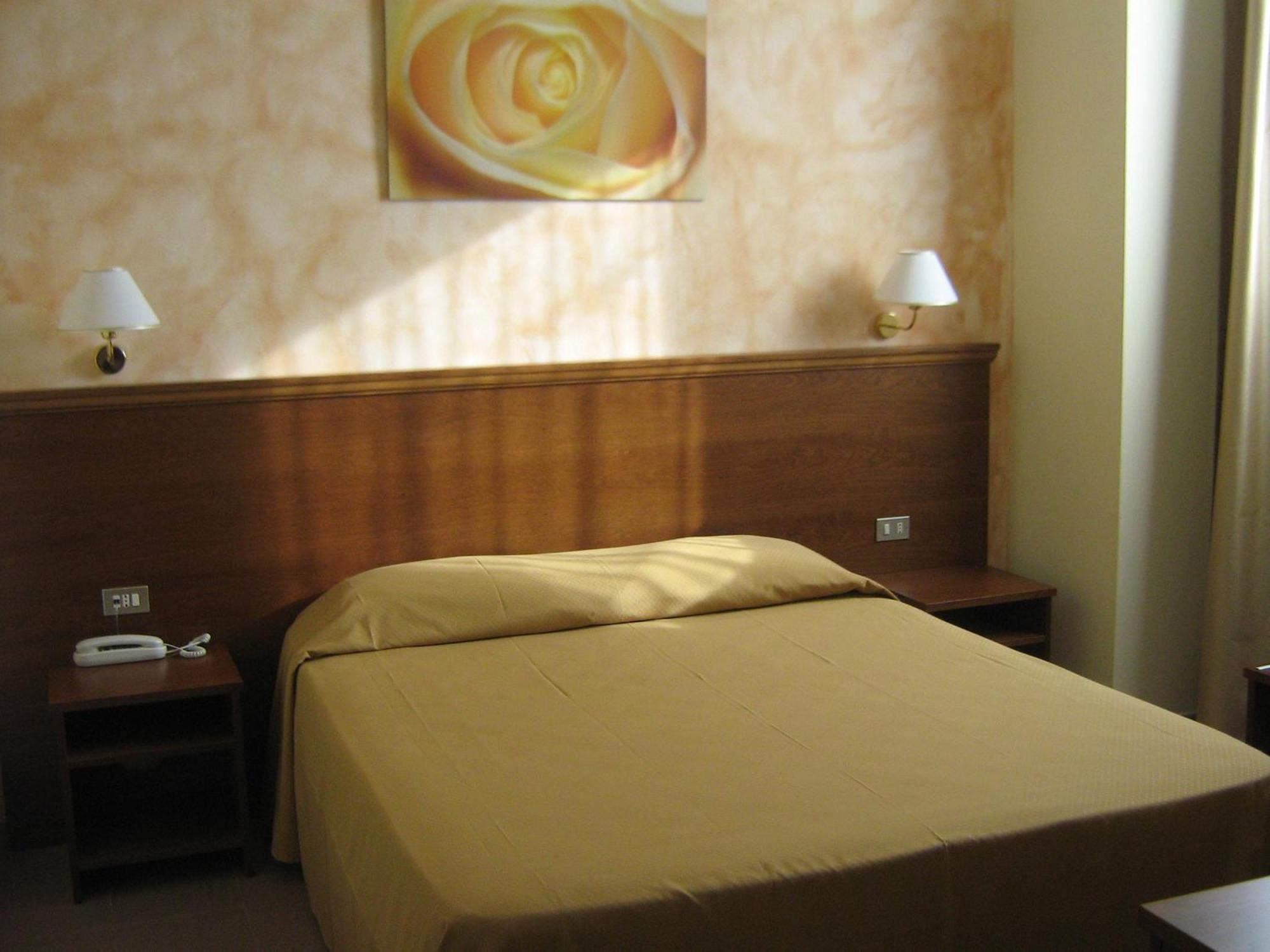 Ostiglia Hostiliae Ciminiera Hotel מראה חיצוני תמונה