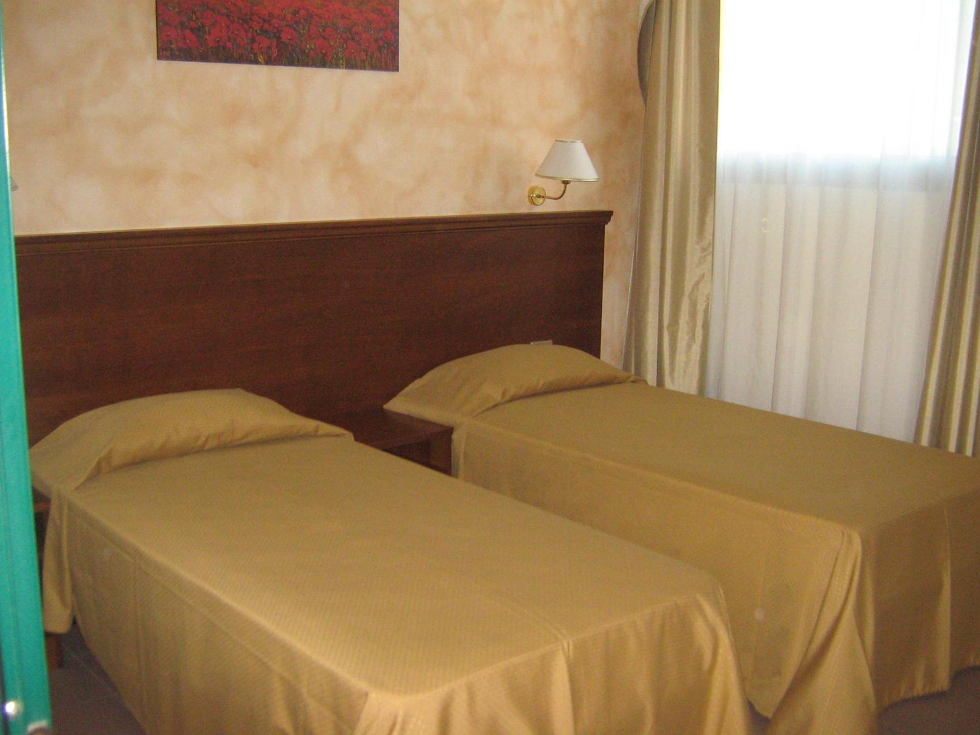 Ostiglia Hostiliae Ciminiera Hotel מראה חיצוני תמונה