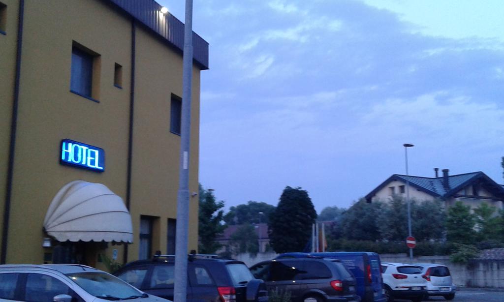 Ostiglia Hostiliae Ciminiera Hotel מראה חיצוני תמונה